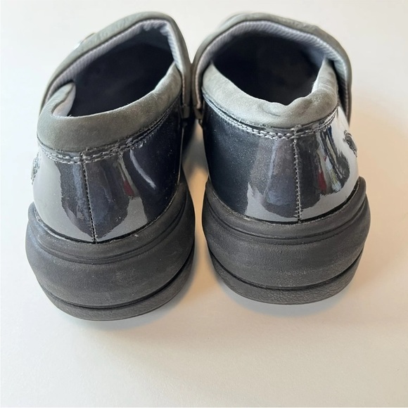 Nurse Mates Womens Nursing Shoes Dark Gray Patent Style Slip On Clog Size 7M - Picture 7 of 9